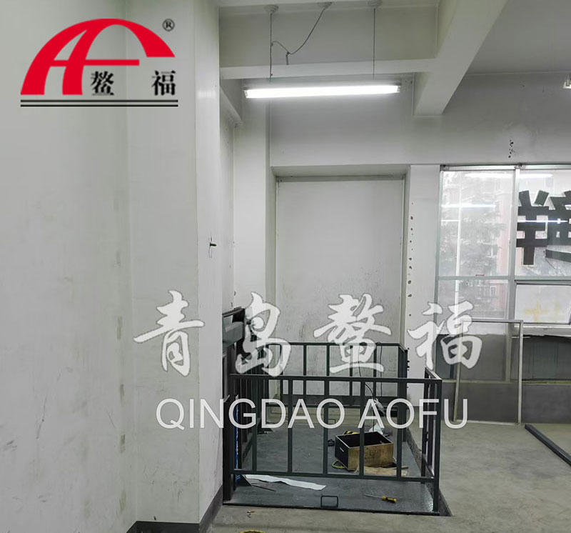 鳌福双柱小货梯